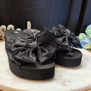 Elegant Black Women's Shoes with Bow